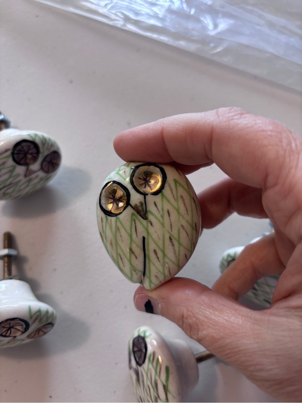 Anthropologie Calico Owl Knob Drawer Pulls Set of 8 Ceramic Hand Painted Gold - Picture 7 of 11